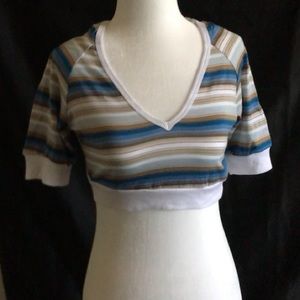 “Lipstick” Cropped Hooded Shirt